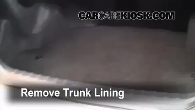 2006 Buick Lucerne CXS 4.6L V8 Pneus et roues Changer un pneu crevé